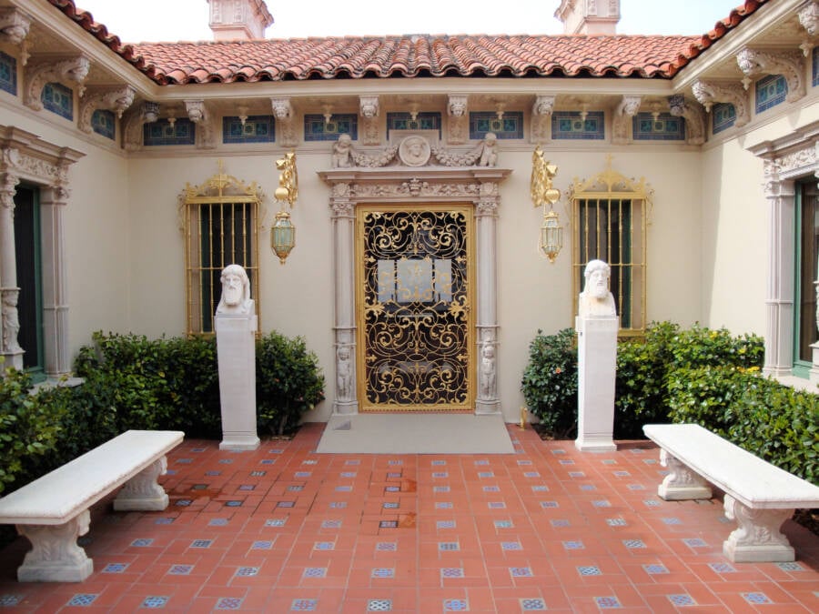 33 Photos Of Hearst Castle That Reveal Its Grand History