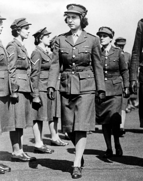Princess Elizabeth Inspecting Cadets At A Parade