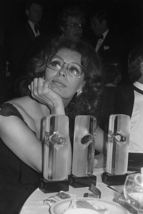 Sophia Loren With Three Awards