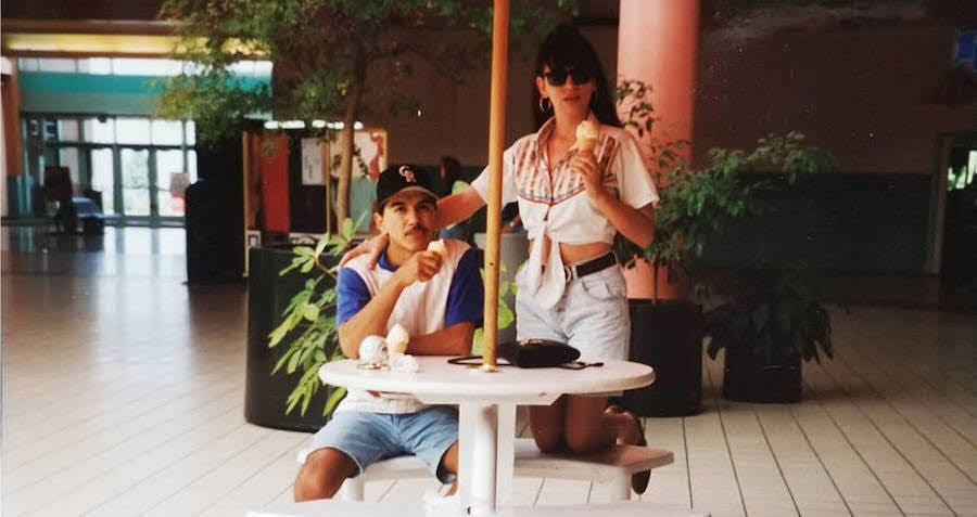 44 Mesmerizing Vintage Mall Photos From The 1980s And 1990s