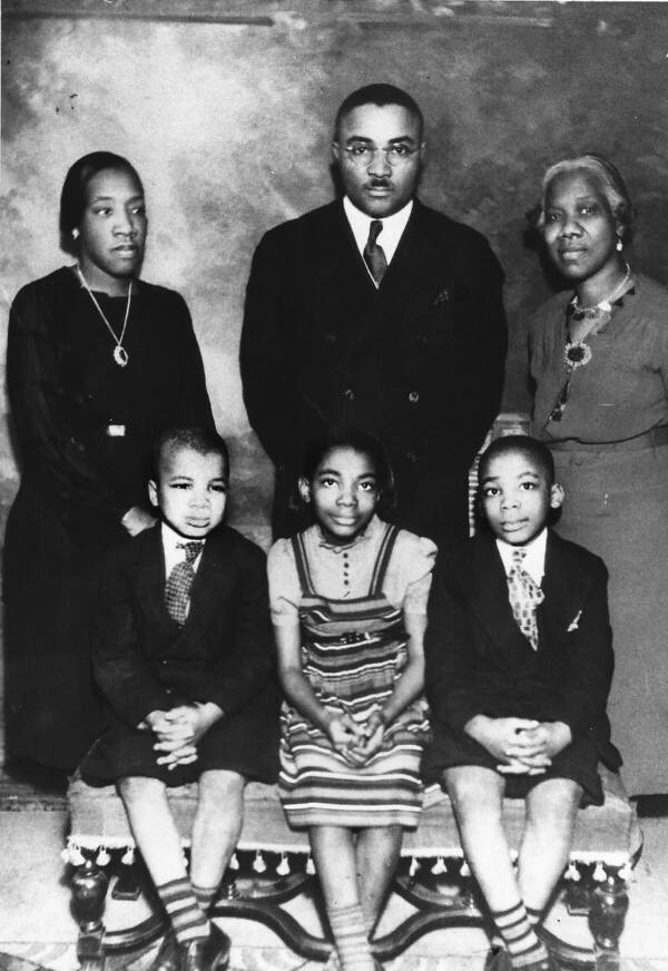 Alberta King With Family