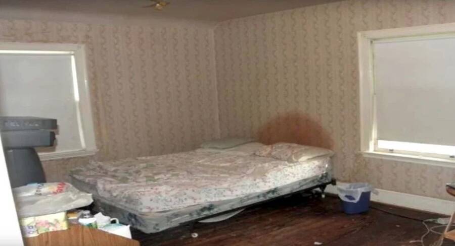 33 Chilling Images Captured Inside Serial Killers Houses 3570