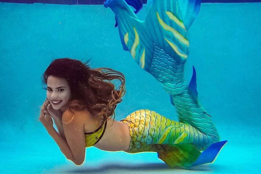 Mermaid Elle Underwater