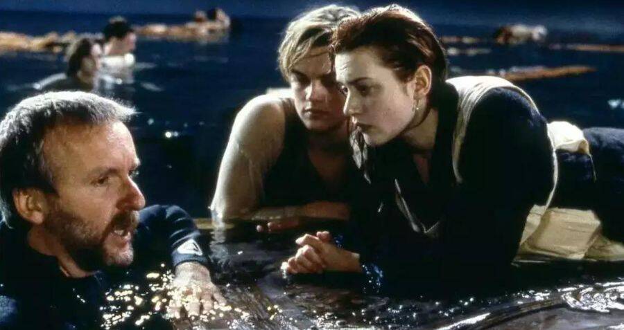 Could Jack have fit on the door with Rose in Titanic? Director James  Cameron conducted a study to find out once and for all. - CBS News