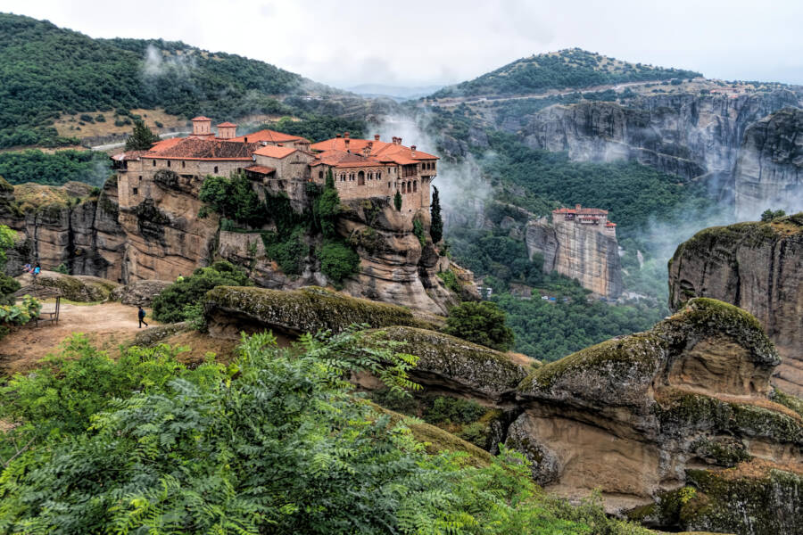 29 Awe-Inspiring Photos Of Holy Places Around The World