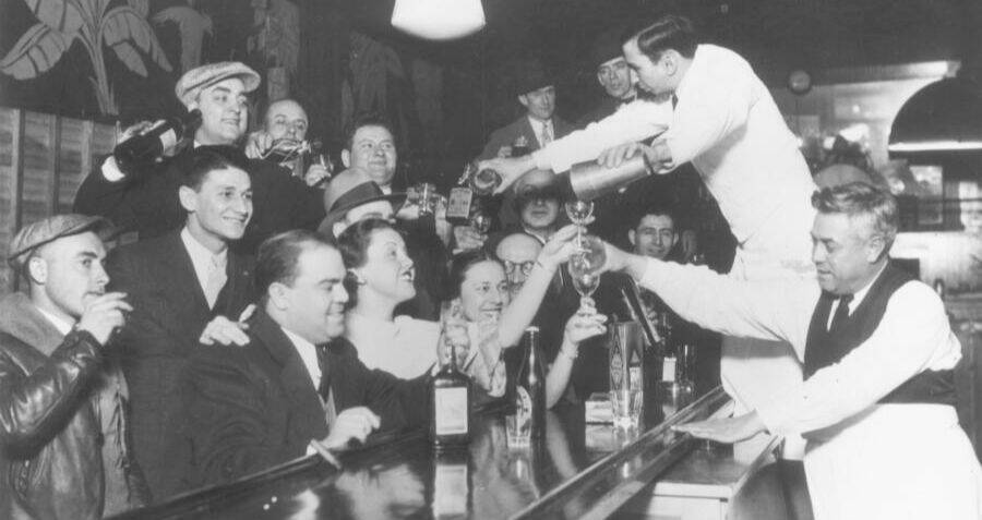inside-the-notorious-speakeasies-of-prohibition-era-america