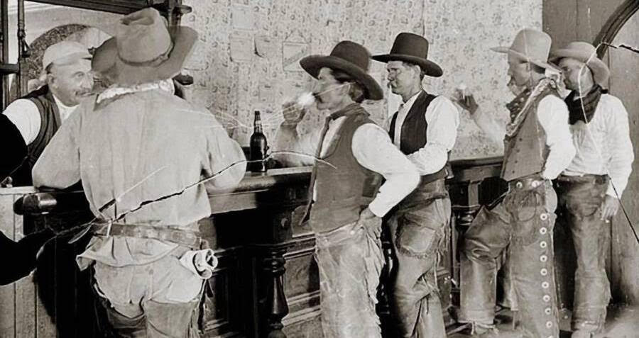 33 Historic Photos Of Wild West Saloons On The American Frontier