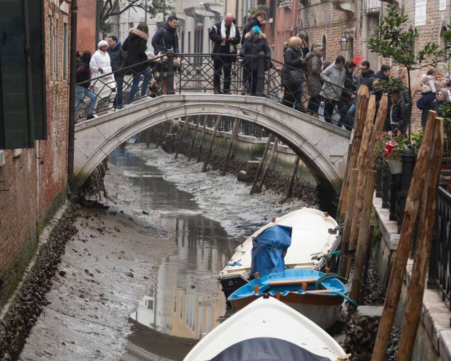 Gondolas In Dry Canals