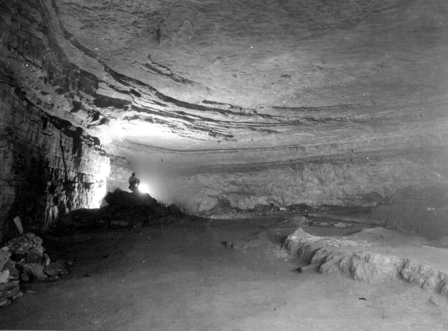 Mammoth Cave Rotunda