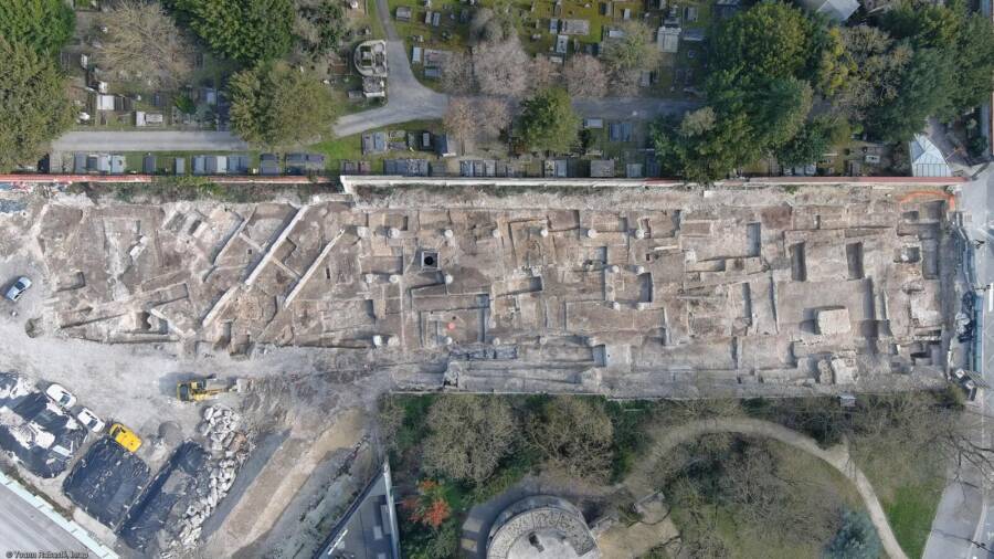 Roman Structure Unearthed In Reims France