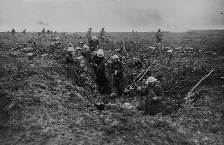 WW1 Trenches: 55 Photos That Reveal Life In Trench Warfare