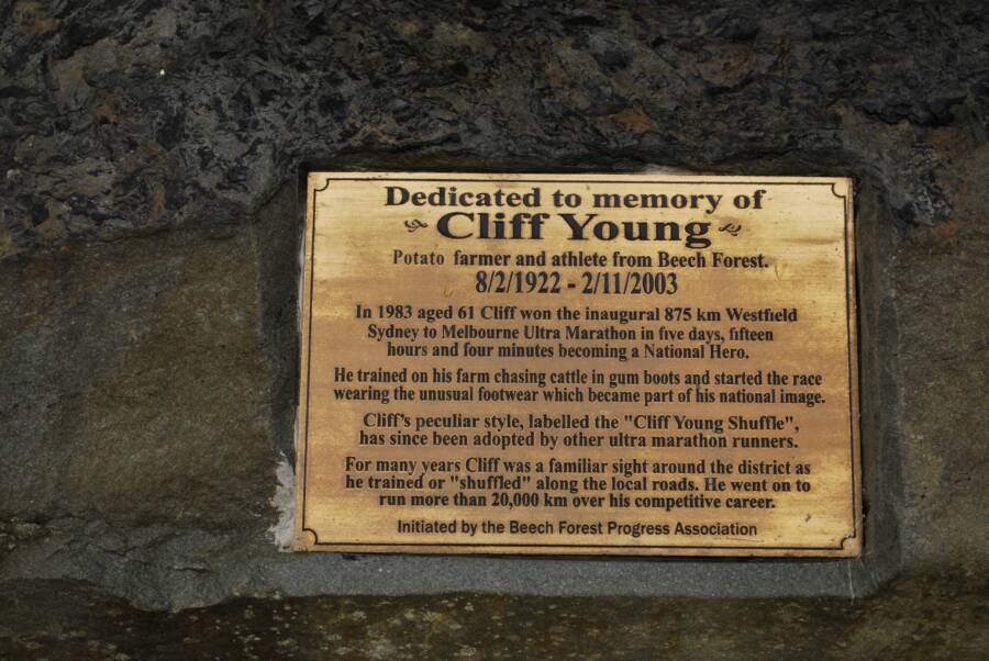 Cliff Young Memorial Plaque