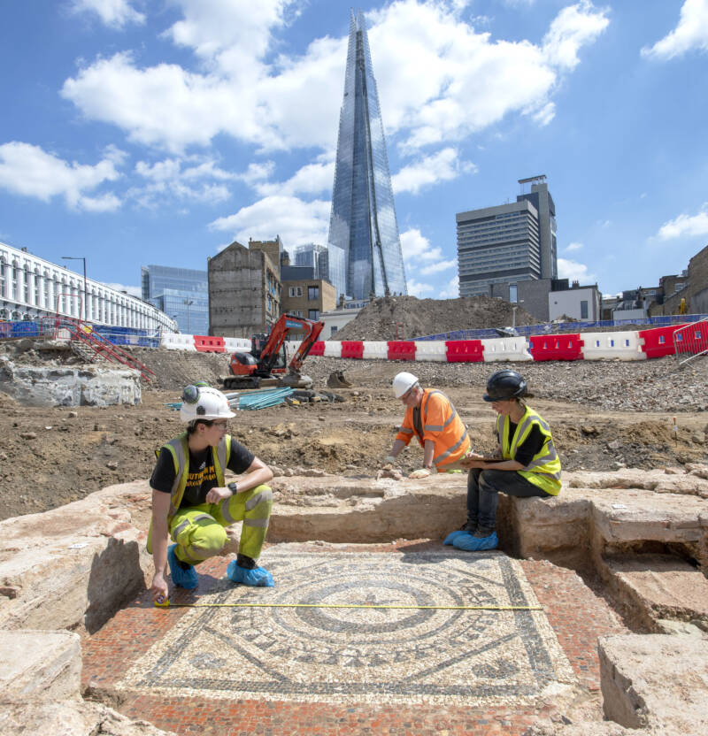 Roman Mausoleum Unearthed In London