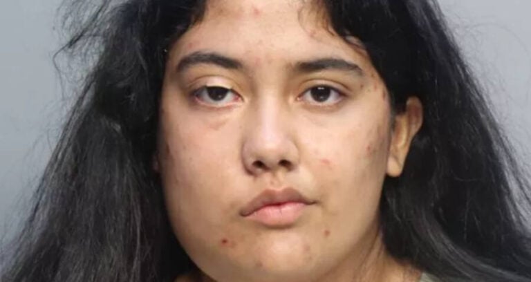 Mom Jazmin Paez Mugshot