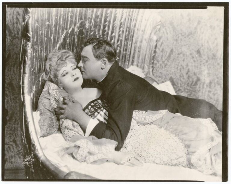 33 Photos Of Mae West, The Ultimate 1930s Sex Symbol