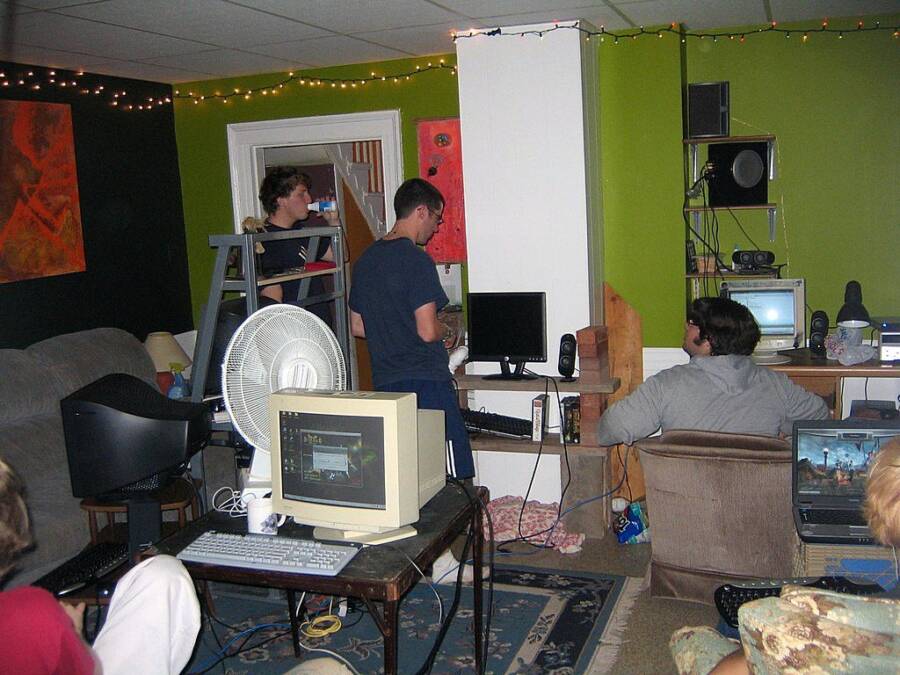 Inside The LAN Parties From The Early Days Of PC Gaming