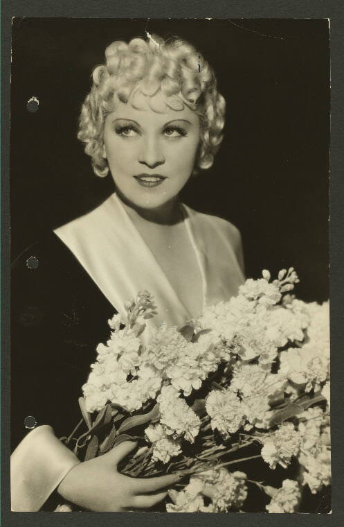 33 Photos Of Mae West The Ultimate 1930s Sex Symbol