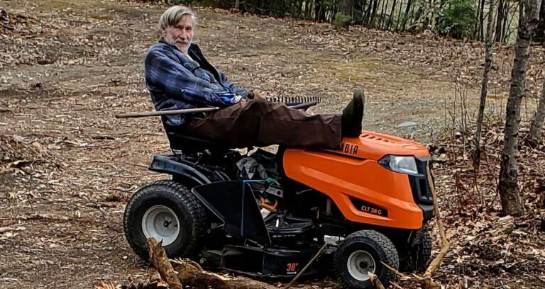 Geoffrey Holt Featured