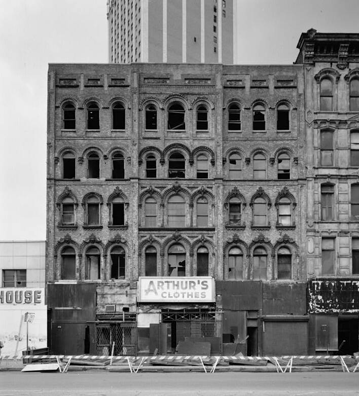 Monroe Avenue Building In The Rust Belt