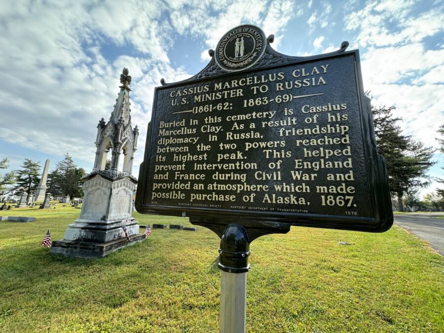 Cassius Clay Grave