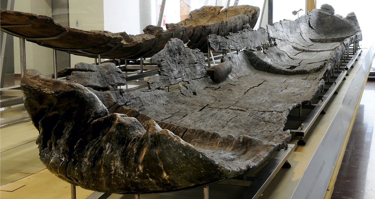 Divers Just Found 7‚000-Year-Old Canoes At A Sunken City In A Lake Just North Of Rome