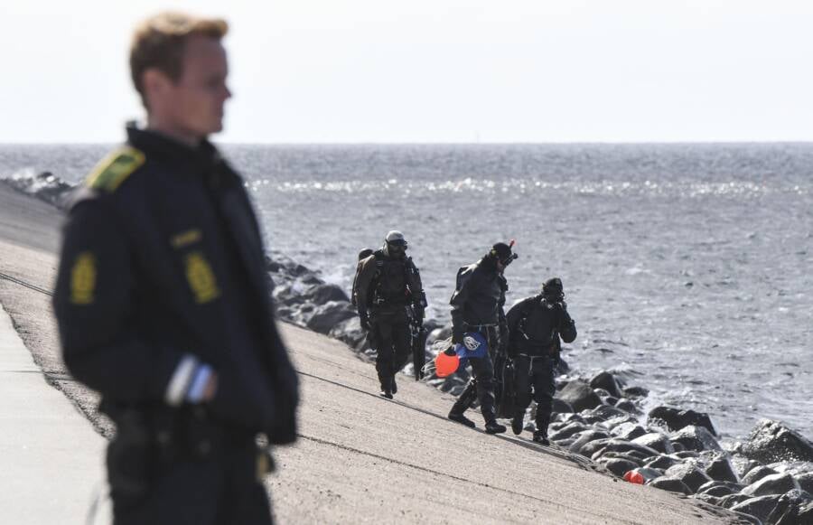 Danish Defence Command Divers Looking For Kim Wall