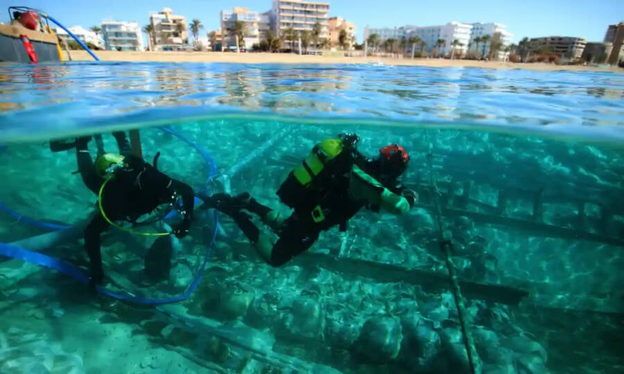Divers Explore The Mallorca Shipwreck