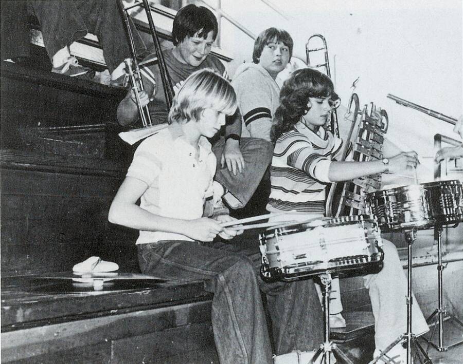 Kurt Cobain Drumming