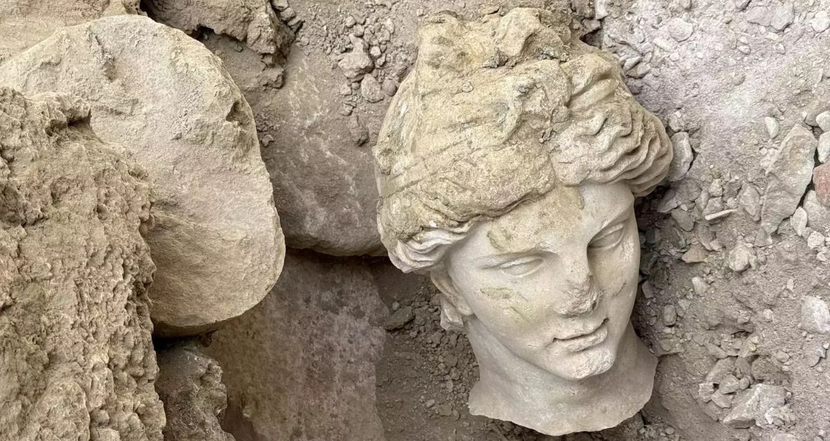A 2,100-Year-Old Statue Head Of Hygieia, The Greek Goddess Of Health, Was Just Unearthed In Türkiye