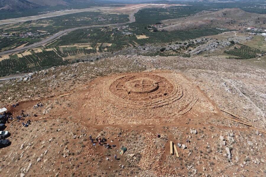 Crete Labyrinth Structure