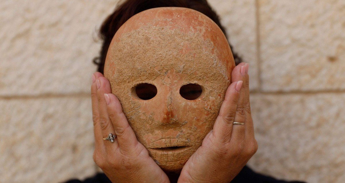 A 9,000-Year-Old Stone Mask From The Neolithic Era Was Just Unveiled In Israel