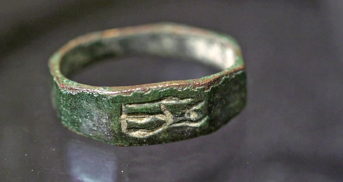Teen Discovers 1 800 Year Old Minerva Ring While Hiking In Israel teen-discovers-1-800-year-old-minerva-ring-while-hiking-in-israel