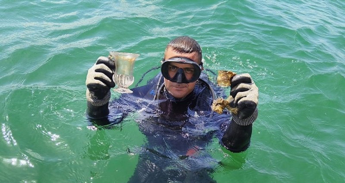 Underwater Archaeologists Find Centuries-Old Glass Vessels Off The Coast Of Bulgaria