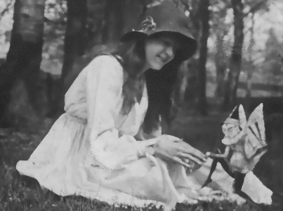 Elsie Wright And A Gnome