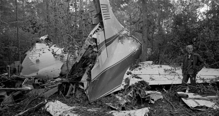 The Lynyrd Skynyrd Plane Crash: Inside The 1977 Tragedy