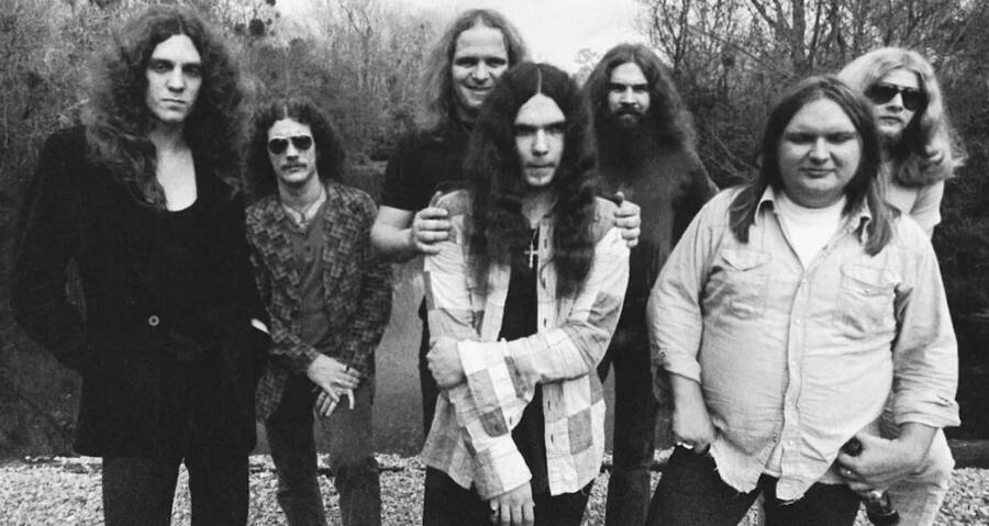 The Lynyrd Skynyrd Plane Crash: Inside The 1977 Tragedy