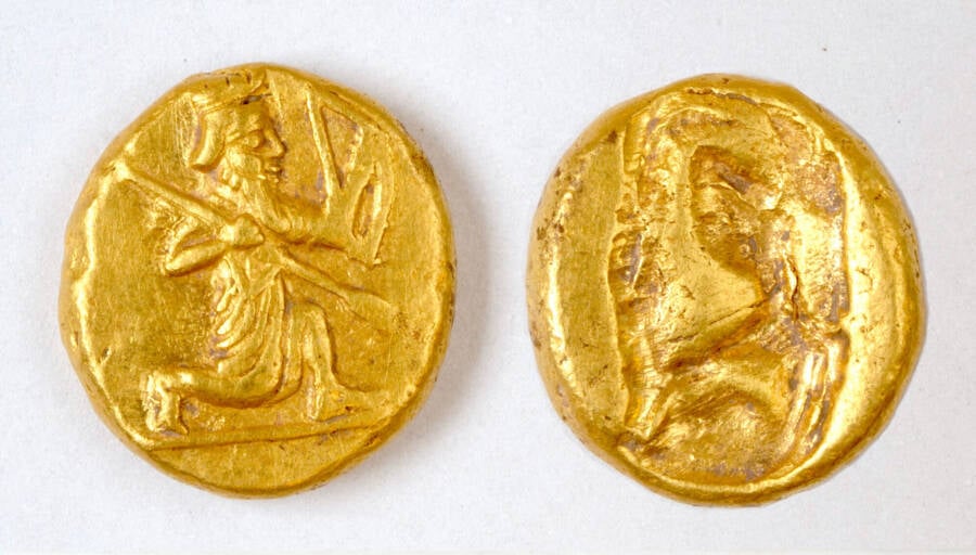 Persian Gold Coins Found At Notion