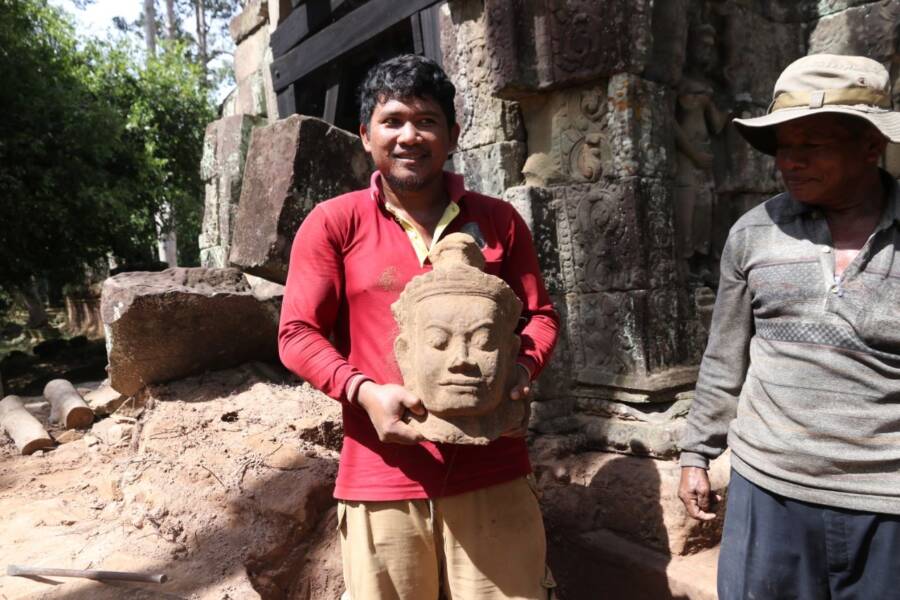 Banteay Prei Dvarapala Statue