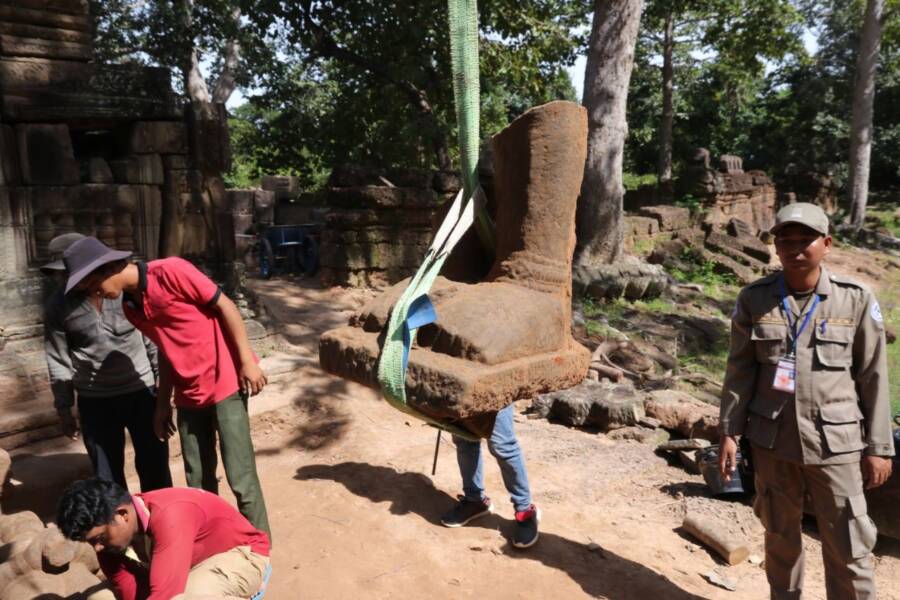 Banteay Prei Dvarapala Guardian Statue