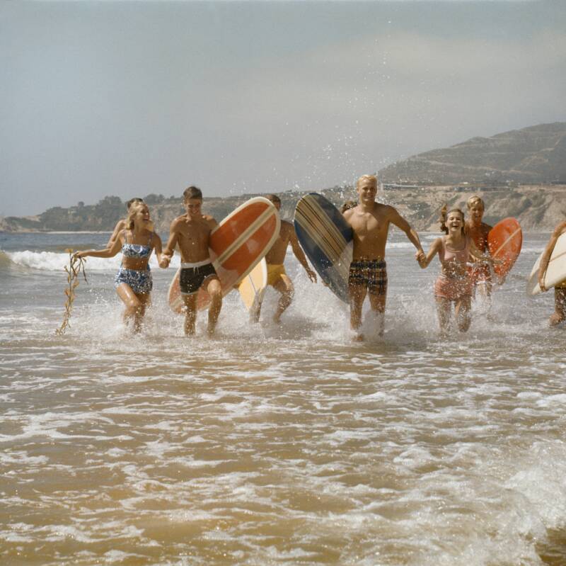 33 Vintage Surfing Photos From The '60s And '70s