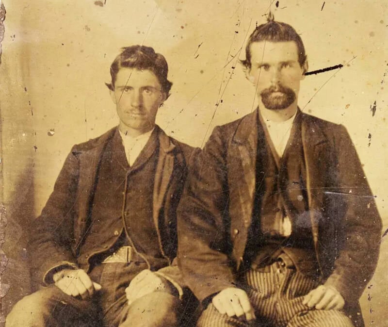 Robert Ford And Jesse James