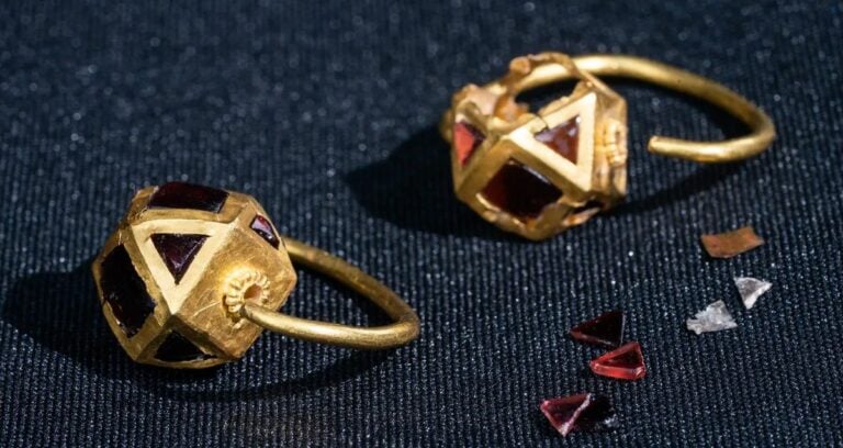 Gold Earrings In Crimea Featured