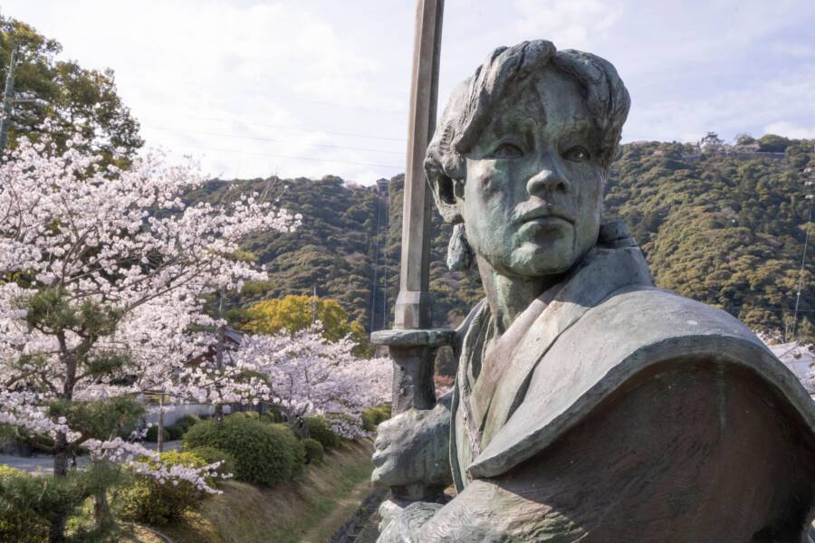 Sasaki Kojiro Statue