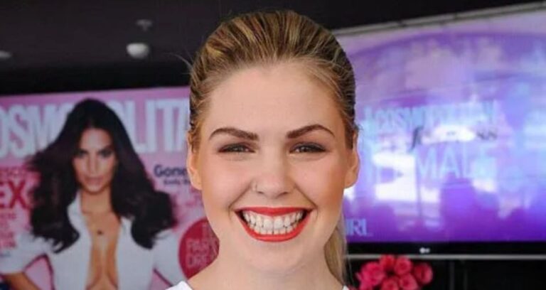 Belle Gibson Smiling Featured