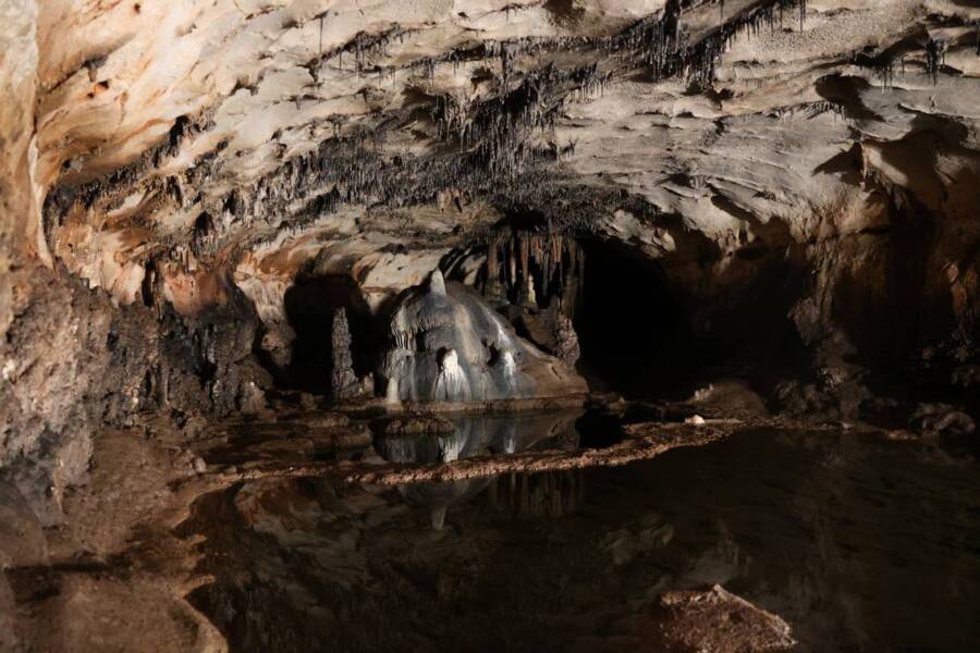 Cova De Les Dones Roman Sanctuary