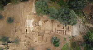 Ancient Greek Classroom Sicily Featured Image