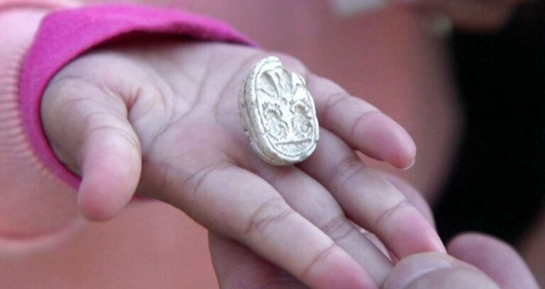 Ziv Nitzan Holding Amulet Featured