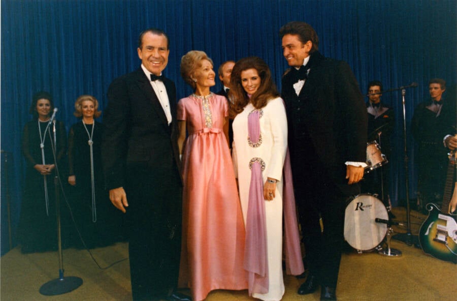 Johnny And June With The Nixons