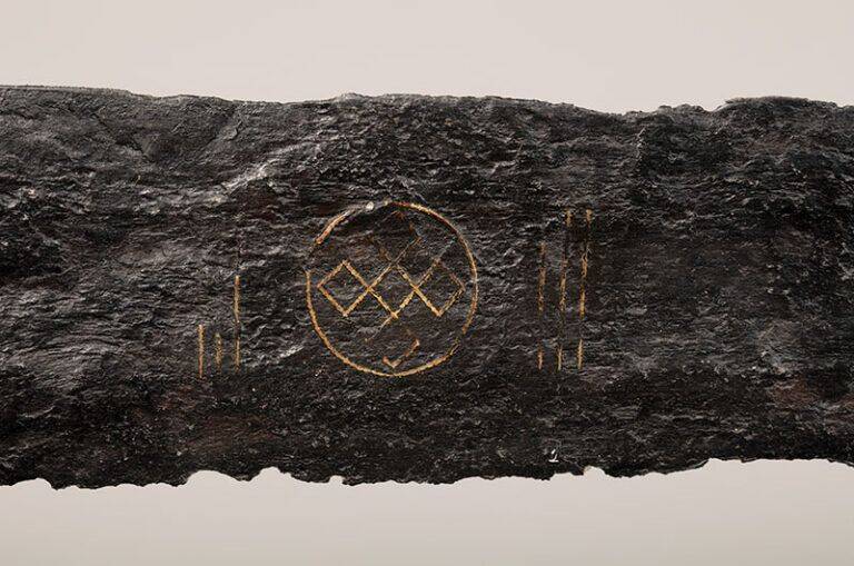 Linschoten Sword Symbol