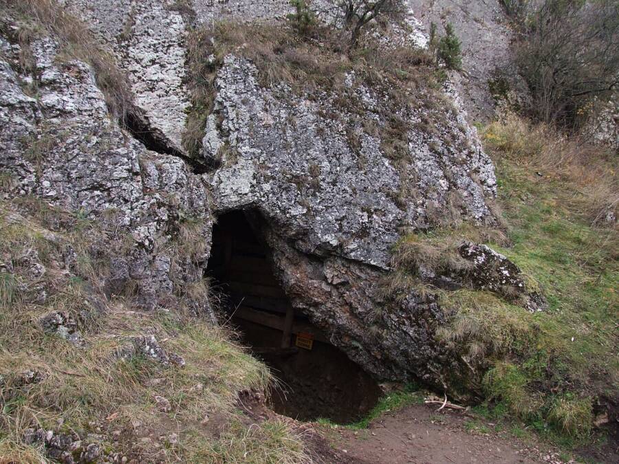 Oblazowa Cave